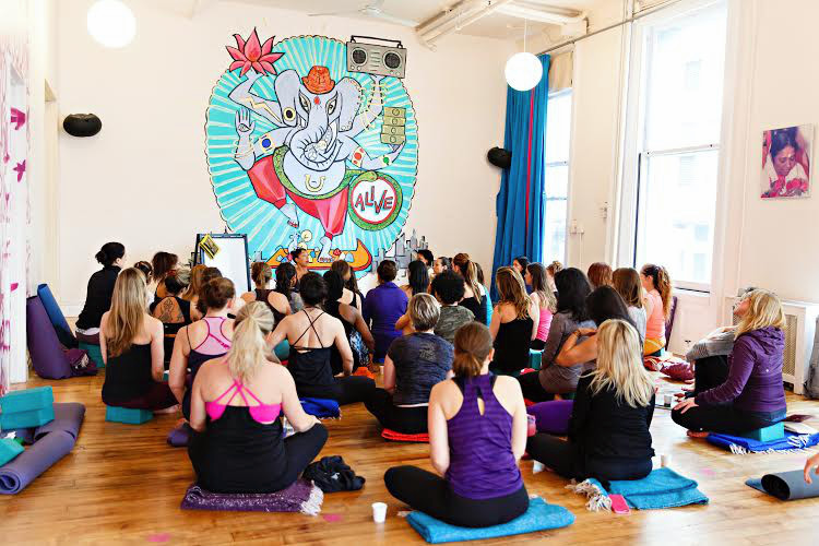 <span class='orleans'>Stage Yoga</span class><br>avec Ali Cramer<br>du Laughing Lotus Yoga Center de New York